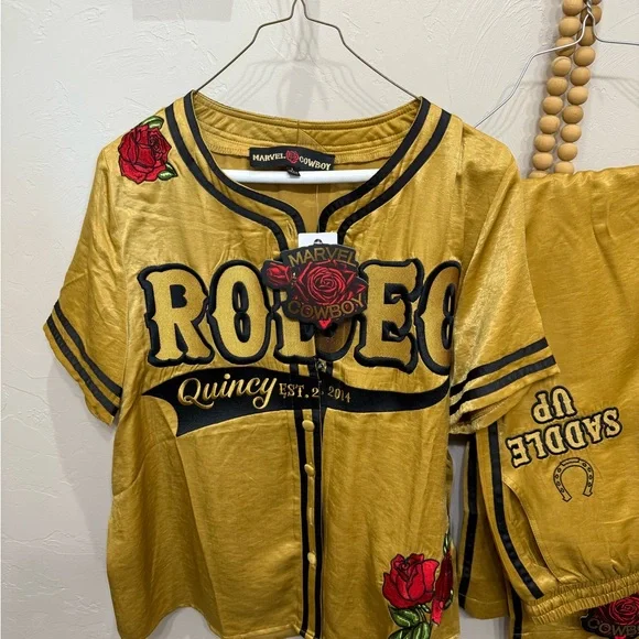Women’s Rodeo Quincy Baseball Jersey and pants NWT 2 piece set - Picture 3 of 3